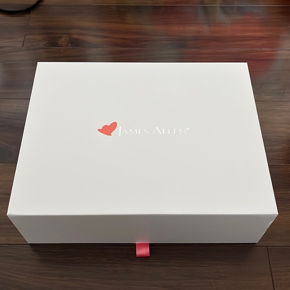 James Allen Box - Picture 1 of 8